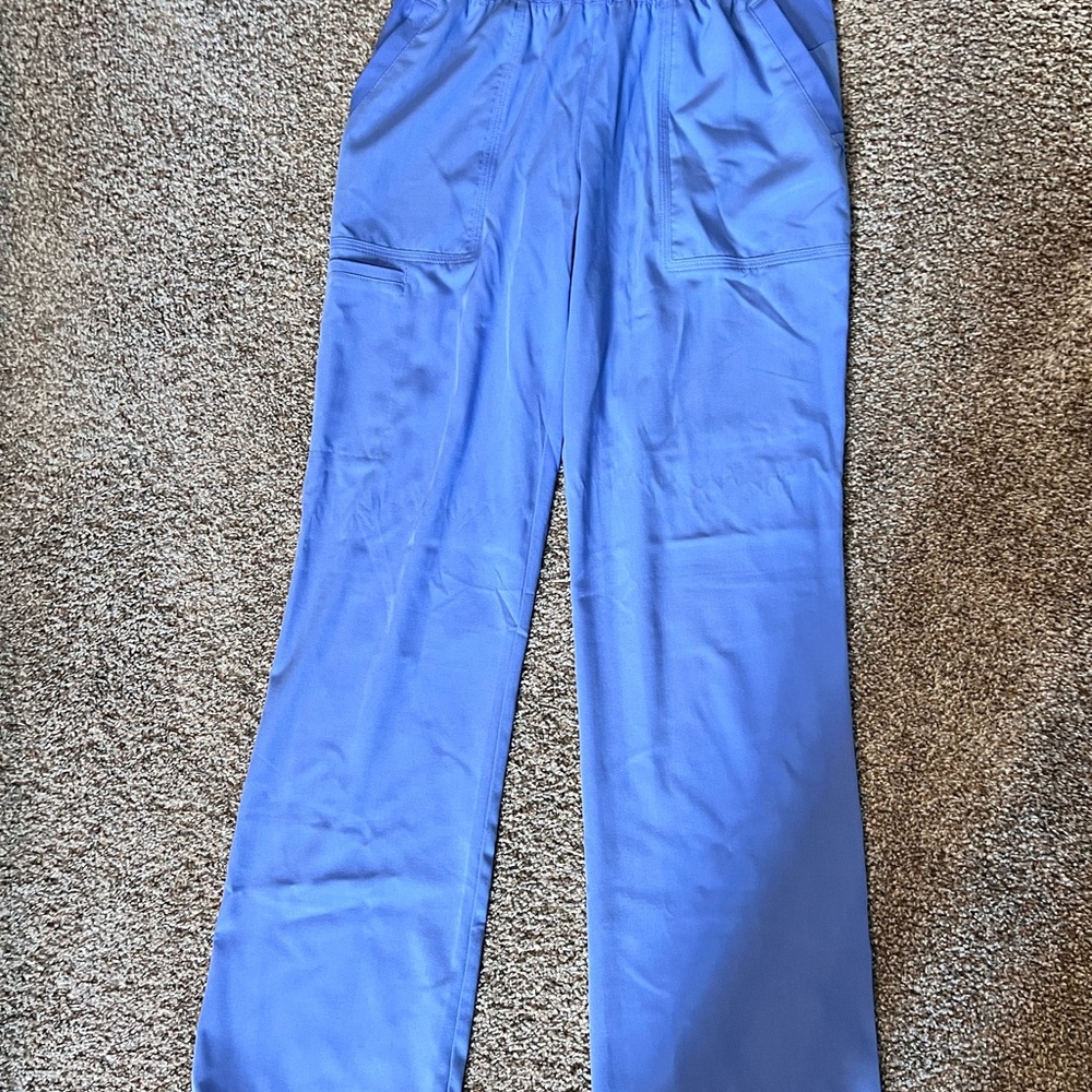 Wonder Wink scrubs